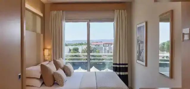 GranSerena - 56