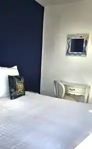 Hôtel de la Fontaine - 84