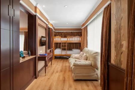 Floral · Dolphin Circle Pattaya - 71