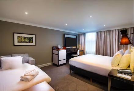 DoubleTree by Hilton London Ealing - 38