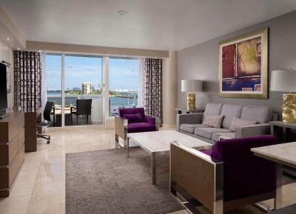 DoubleTree by Hilton Grand Biscayne Bay - 87