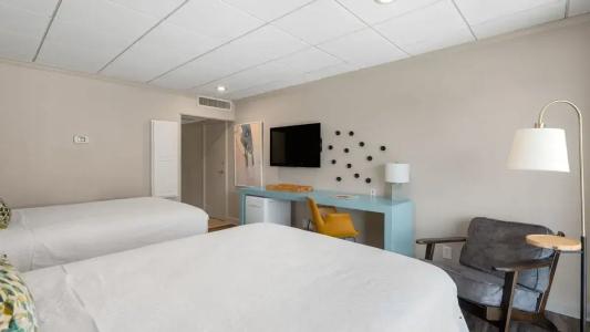 Riverwalk Plaza - 69