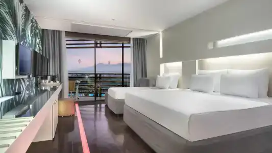 Nirvana Cosmopolitan - 29