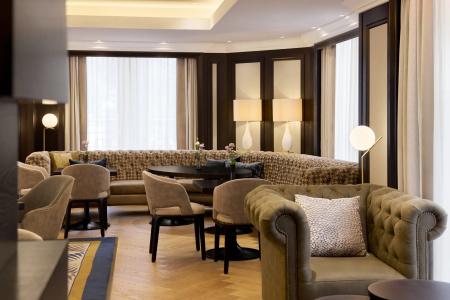 Hilton Vienna Plaza - 9