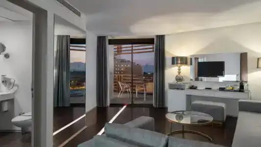 Nirvana Cosmopolitan - 71