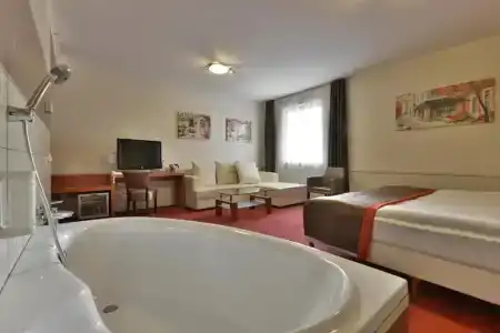 City Inn - 17