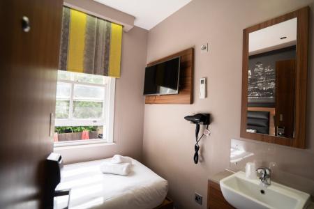 London Court - 28