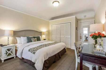 Parker Guest House - 24