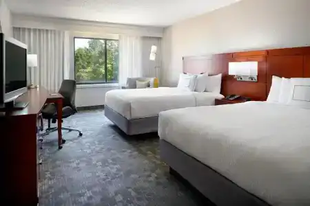 Courtyard by Marriott - 3