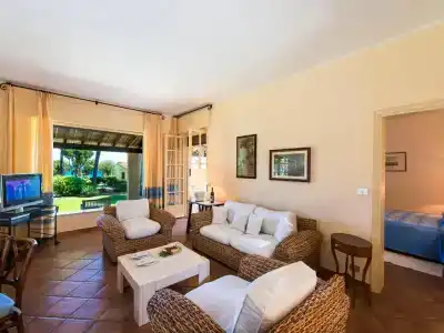 Is Morus Relais - 14