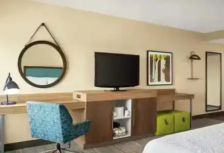 Hampton Inn Portland Airport - 29