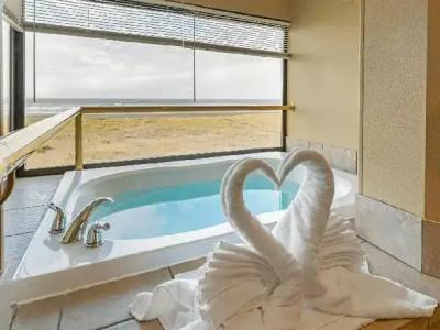 Best Western Plus Ocean View - 57