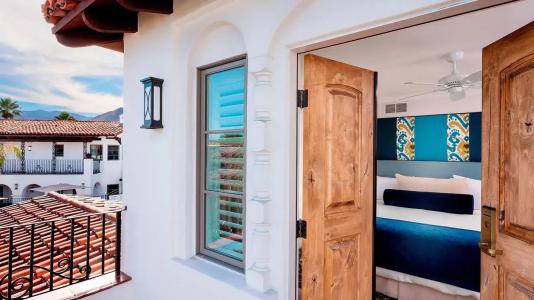 Triada, Autograph Collection - 49