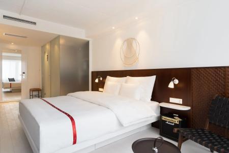 Ruby Claire Geneva - 28