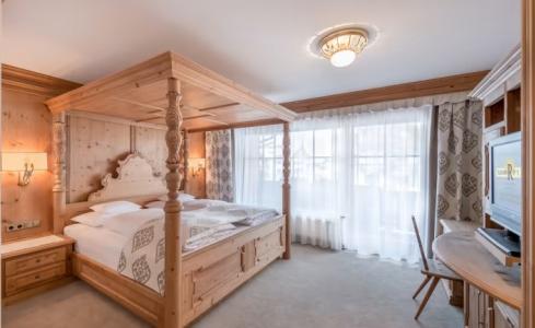 Trofana Royal - 77
