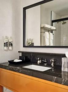 Hampton Inn Manhattan-Times Square North - 40