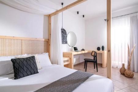 Elea Suites & Residences - 12