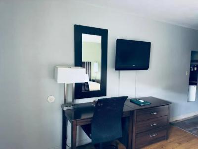 Quality Inn - 43