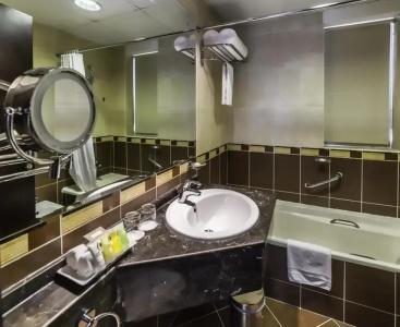 Executive Suites - 40