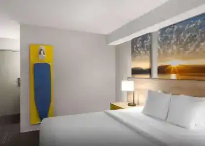 Days Inn & Suites by Wyndham - 21