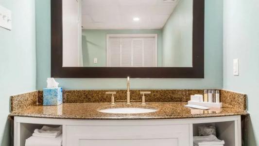 Riverwalk Plaza - 139