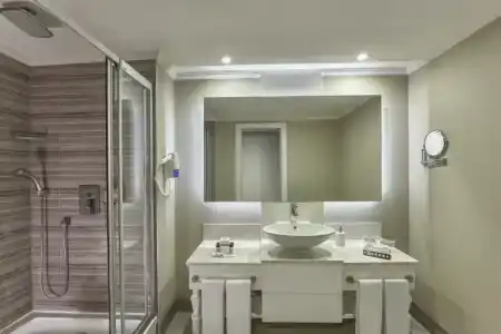 Delphin Imperial Lara - 58