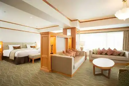 Nikko Kansai Airport - 3 mins walk to the airport - 69