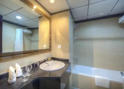 Orchid Vue - 16