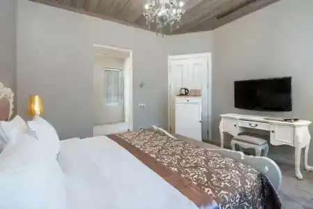 Elegance East - 54