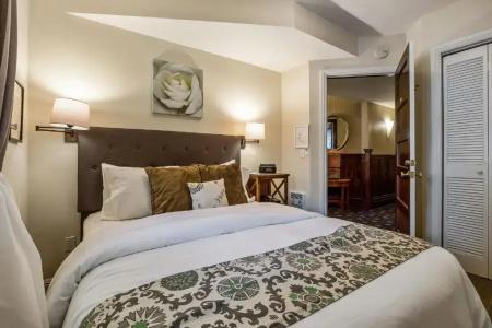 Parker Guest House - 9
