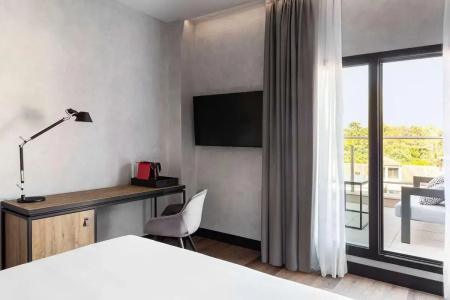 Paseo del Arte, a member of Radisson Individuals - 44