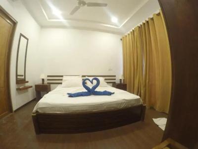 Dhiffushi White Sand Beach - 2