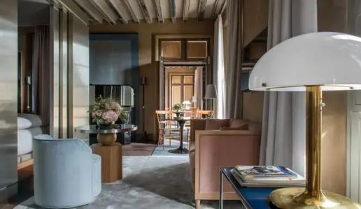 Cour des Vosges - 46
