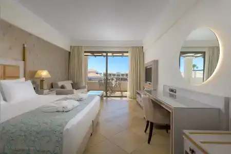 La Marquise Luxury Resort Complex - 88
