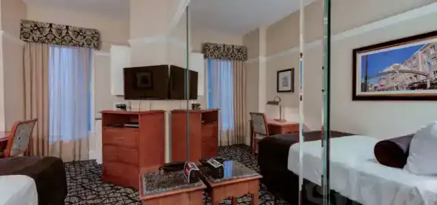 Gaslamp Plaza Suites - 23