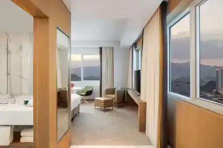 Doubletree By Hilton - 4