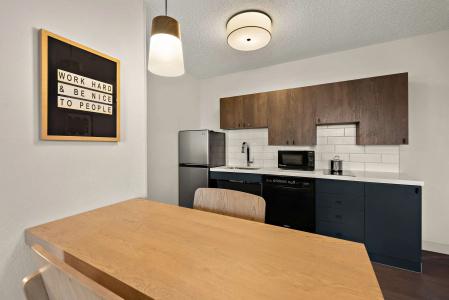 Sonesta Simply Suites Jersey City - 52