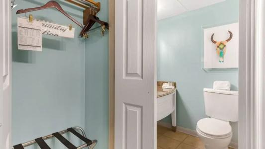 Riverwalk Plaza - 88