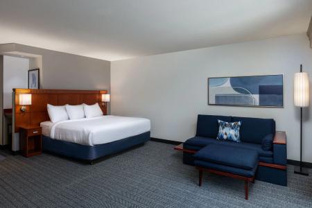 Courtyard by Marriott at Old Town - 14