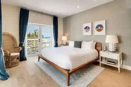The Savoy & Beach Club - 8