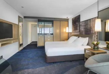 Hilton - 42
