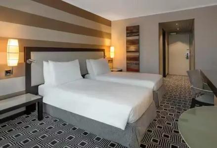 Hilton Geneva and Conference Centre - 41