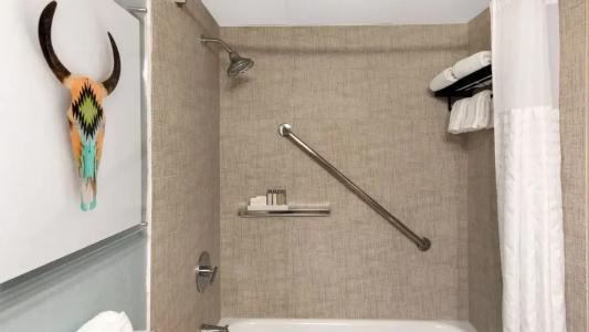 Riverwalk Plaza - 90