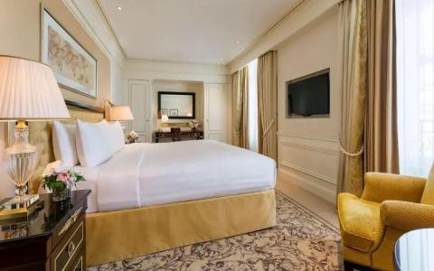 Shangri-La Paris - 50