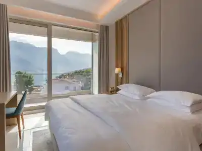 Blue Kotor Bay Premium Spa Resort - 89