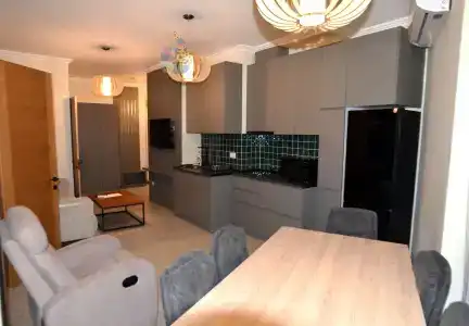 Season Suite Apart - 46