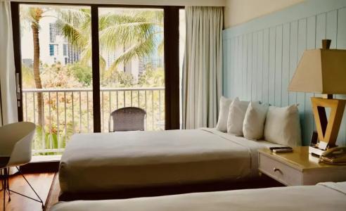 LaCroix Waikiki - 5