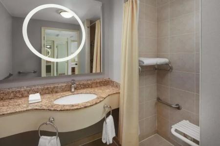 Courtyard by Marriott Tbilisi - 36