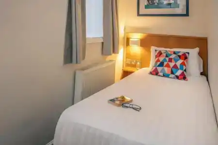 Queensway, Sure Collection by Best Western - 16