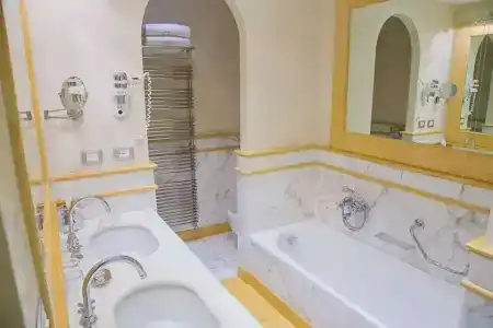 Golden Tower & Spa - 33